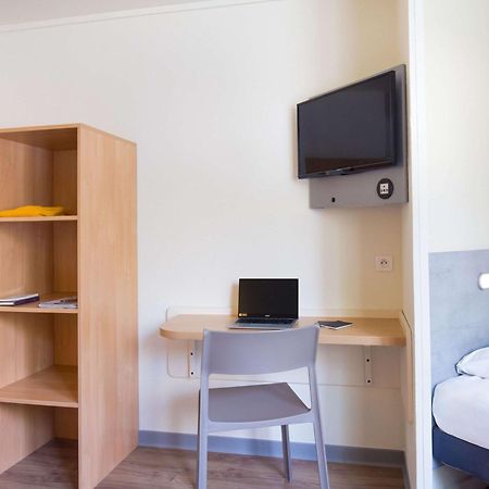 Ibis Budget Aubagne Paluds Agora Экстерьер фото