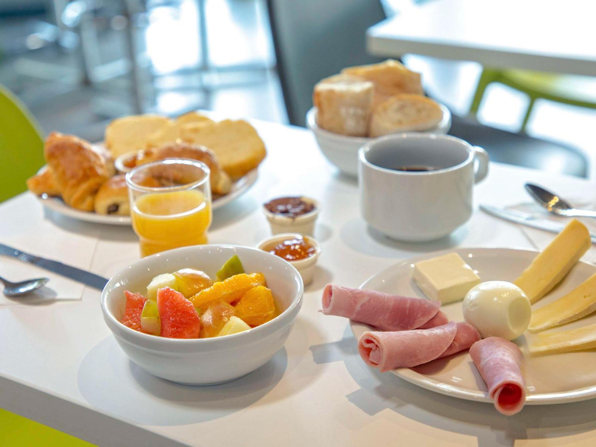 Ibis Budget Aubagne Paluds Agora Экстерьер фото
