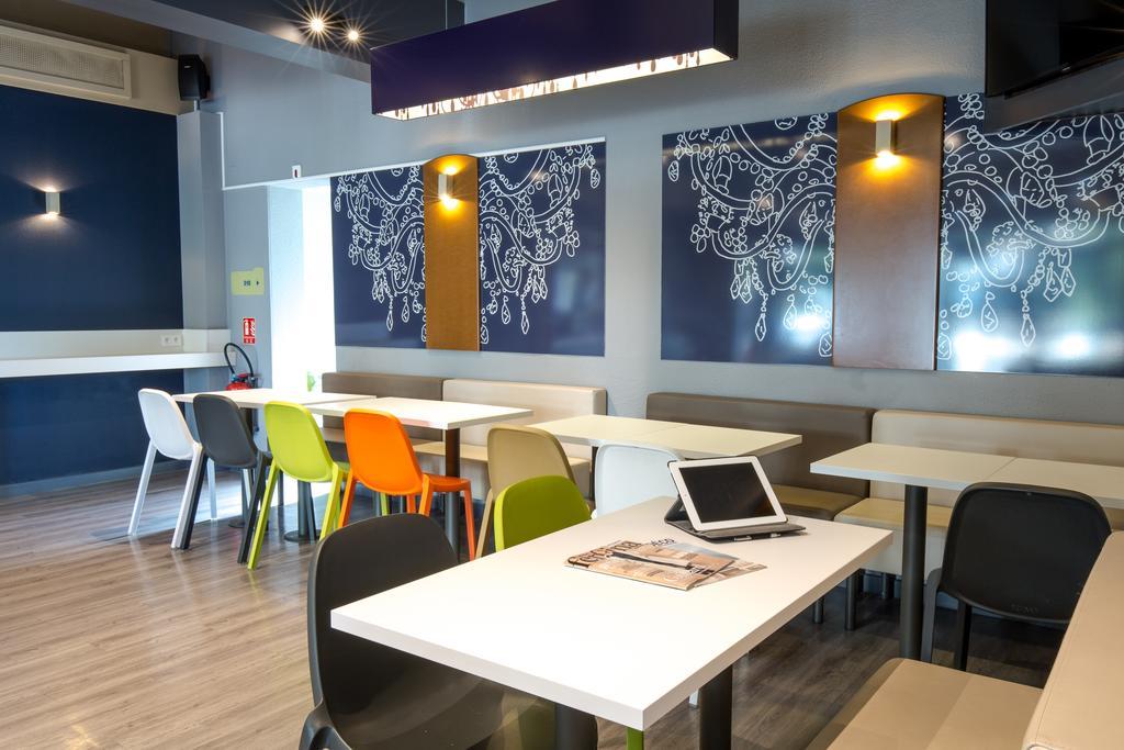 Ibis Budget Aubagne Paluds Agora Экстерьер фото